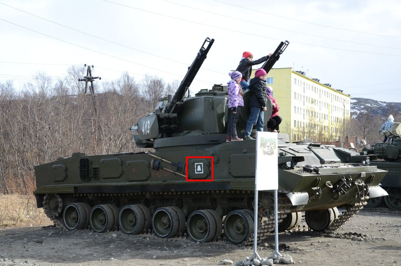 The same tactical mark on a Tunguska in Pechenga, the home of the 200th Brigade, in May 2013. Archive / Original