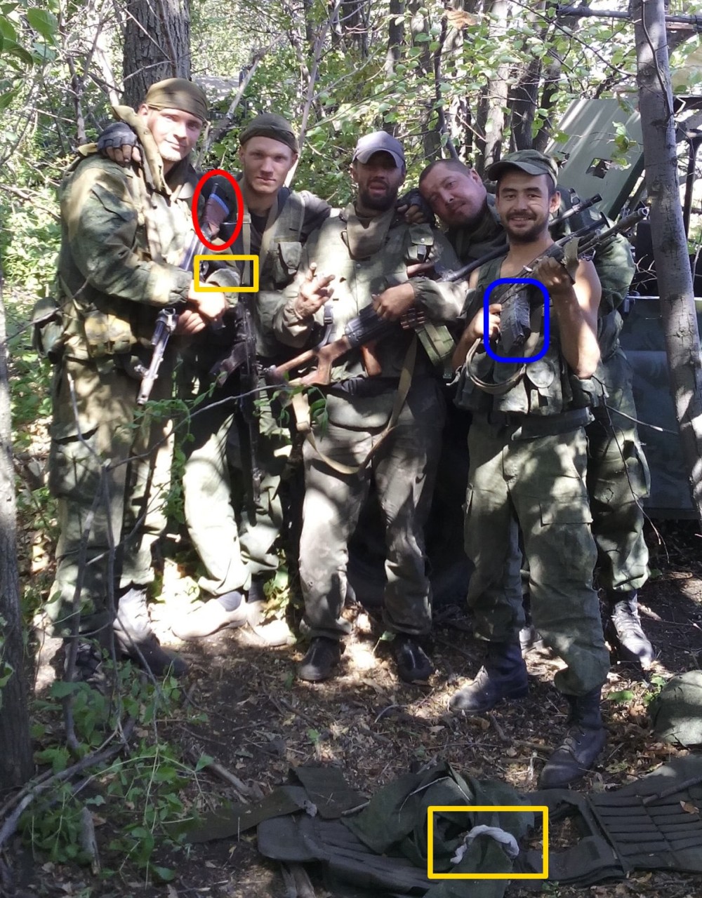 Photograph of servicemen of the 200th Brigade with many features typical of combatants in the Donbass.