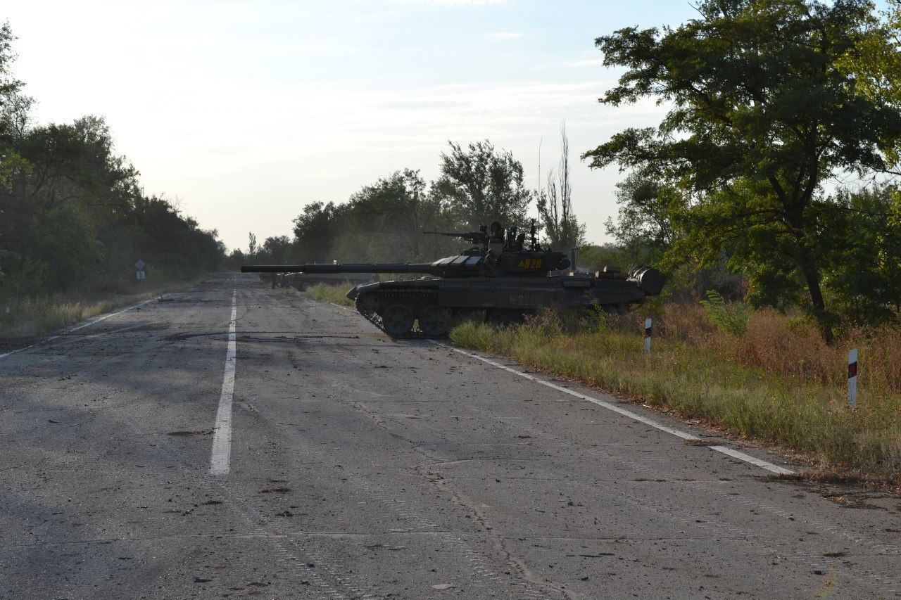 T-72B3 tank numbered 828. Archive / Original