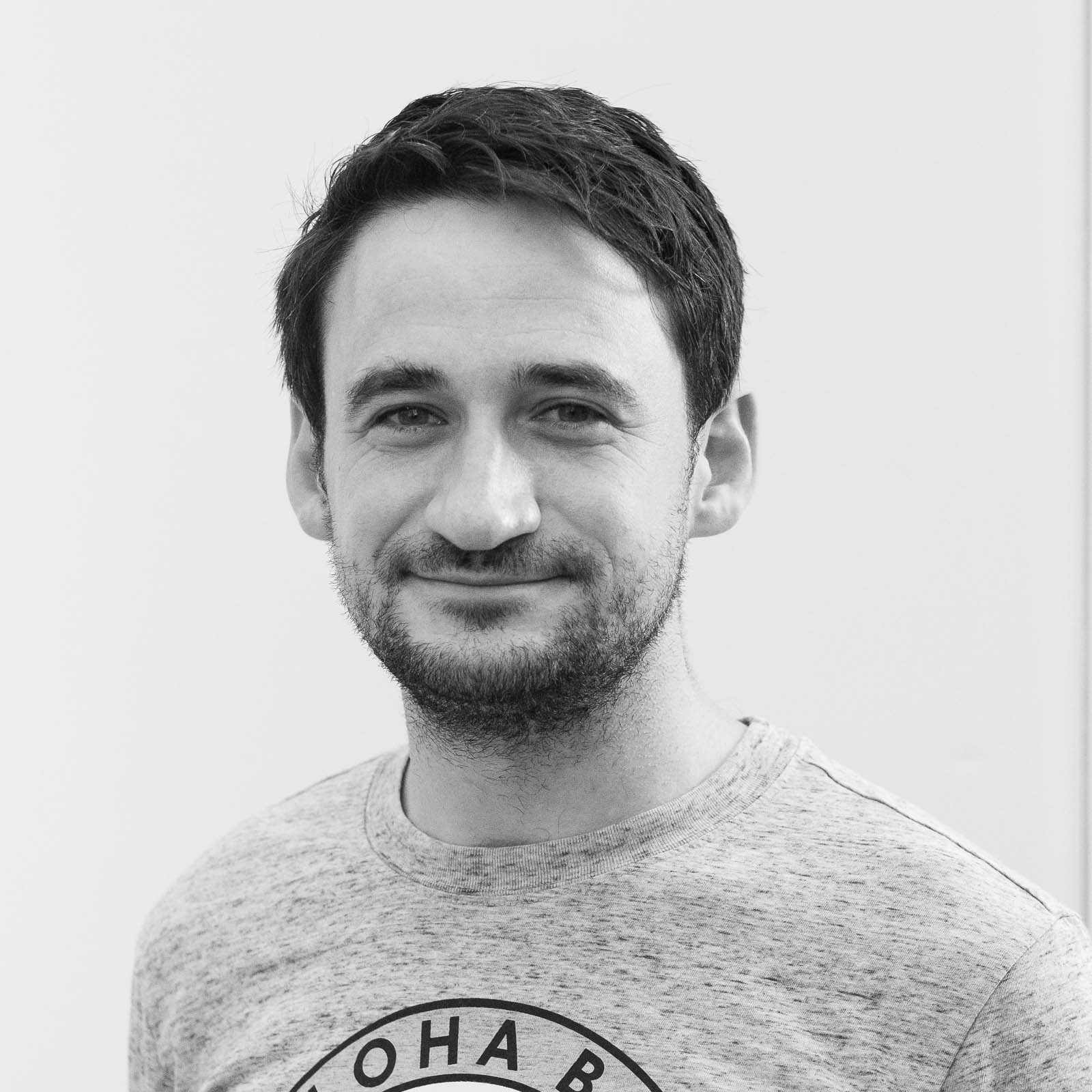 Andrew Gross'S Shocking Tweet Just Blew Up The Internet! - 4f3j01f